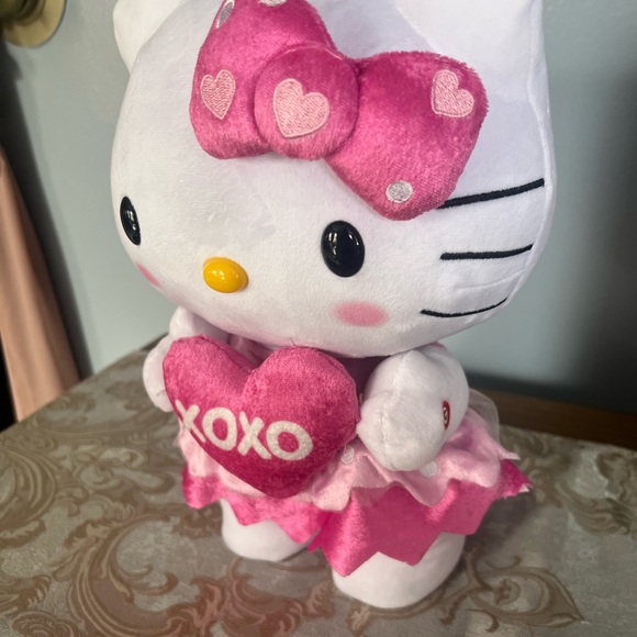 Valentine’s Day Hello Kitty Dancing Plushie - Picture 4 of 5